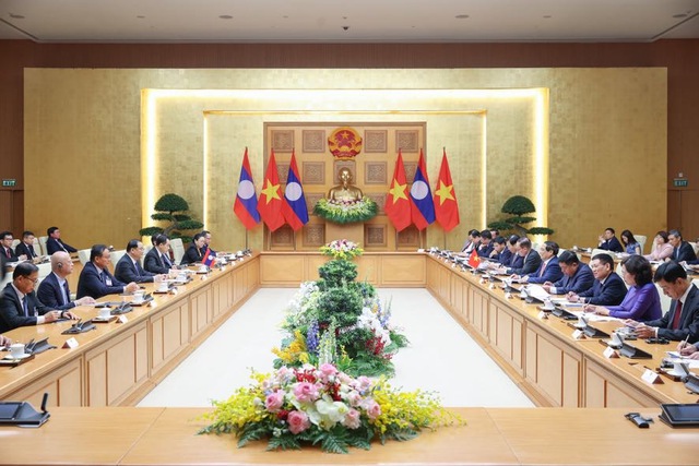 Thủ tướng Phạm Minh Chính gặp làm việc với Thủ tướng Lào Sonexay Siphandone- Ảnh 4.