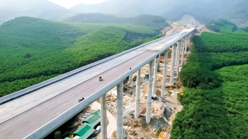 Thông tuyến cao tốc đường về quê Bác