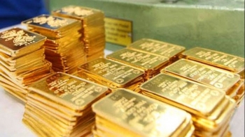 Giá vàng hôm nay (28/4): Vàng SJC trụ vững ở mốc lịch sử, bỏ xa giá vàng thế giới