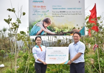 ABBANK gây quỹ 50.000 cây gỗ lớn cho các gia đình khó khăn tỉnh Quảng Bình