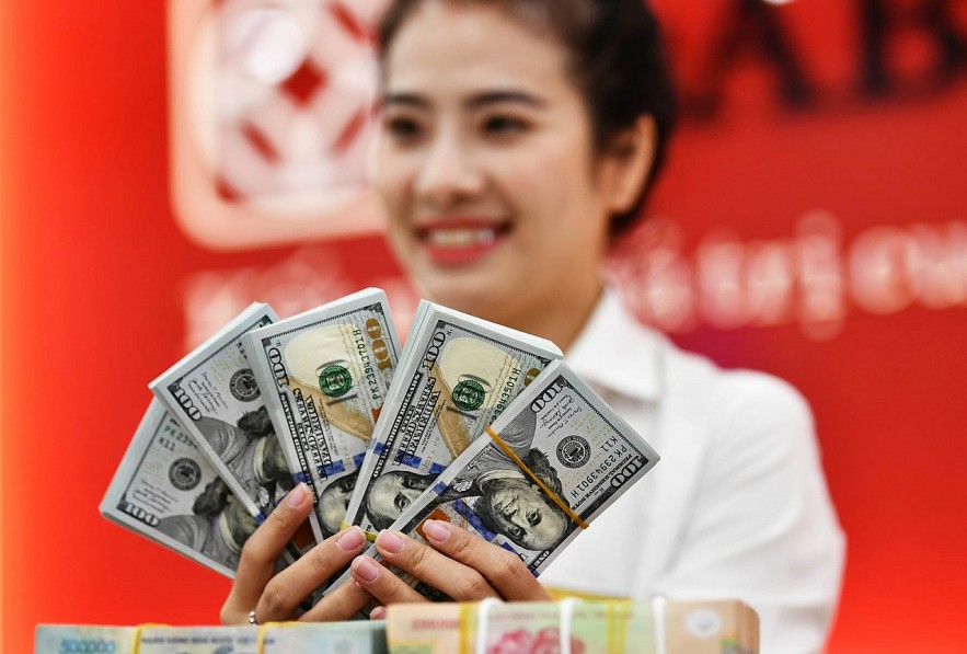 Tỷ giá hôm nay (4/5): Đồng USD tiếp tục suy yếu trước các dữ liệu kinh tế ảm đạm