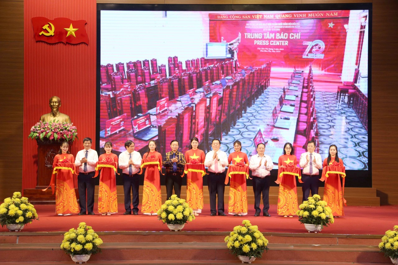 Trung tâm Báo chí Kỷ niệm 70 năm Chiến thắng Điện Biên Phủ chính thức hoạt động
