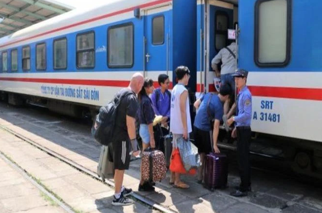 Đường sắt tăng chuyến, giảm giá vé tàu giữa cao điểm hè