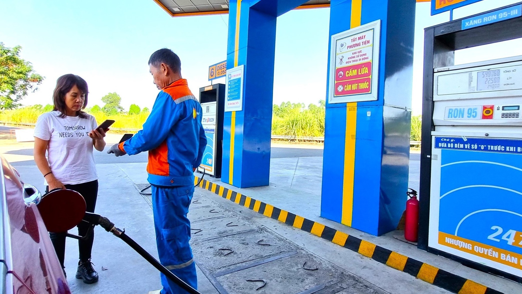 Cục Thuế TP. Hà Nội đa dạng hình thức tuyên truyền về hóa đơn bán lẻ xăng dầu