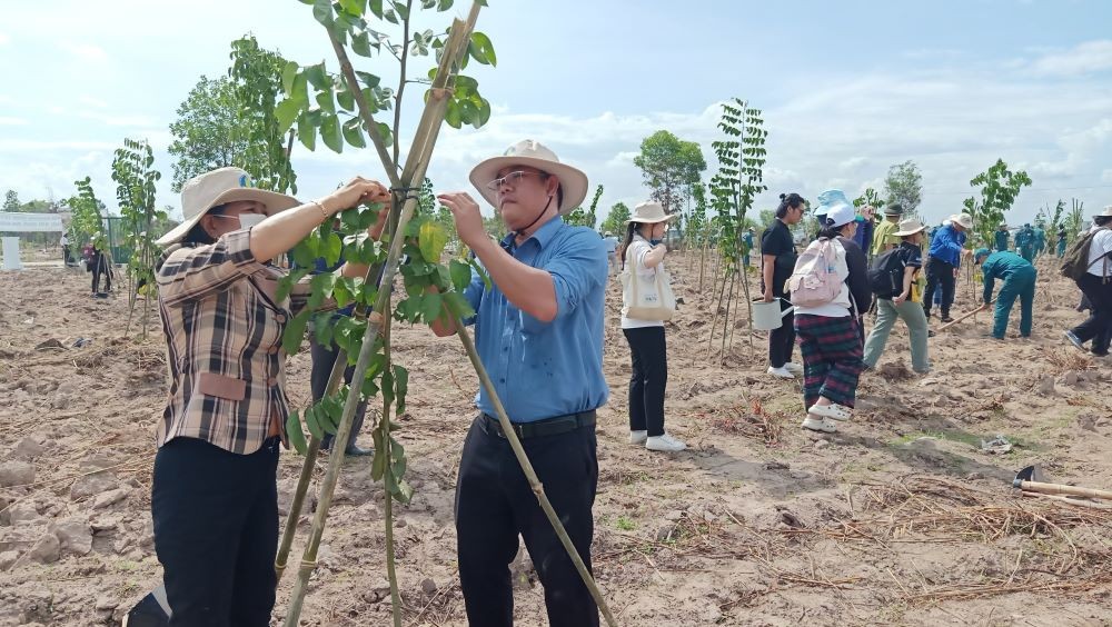 Phát động Tết trồng cây tại Đồng Nai