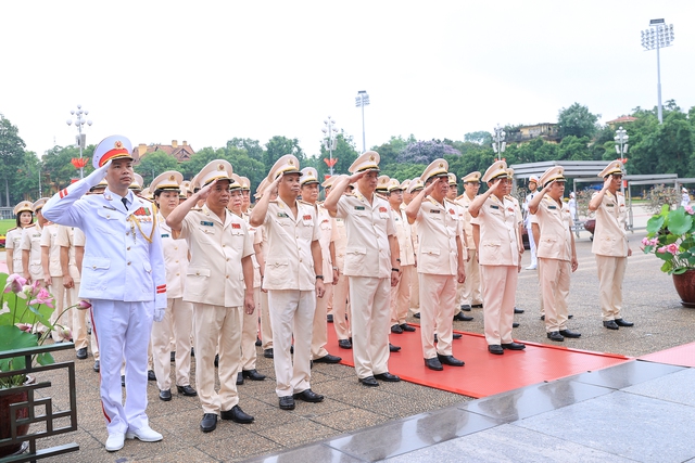 Lãnh đạo Đảng, Nhà nước viếng Chủ tịch Hồ Chí Minh và các Anh hùng liệt sĩ- Ảnh 5.