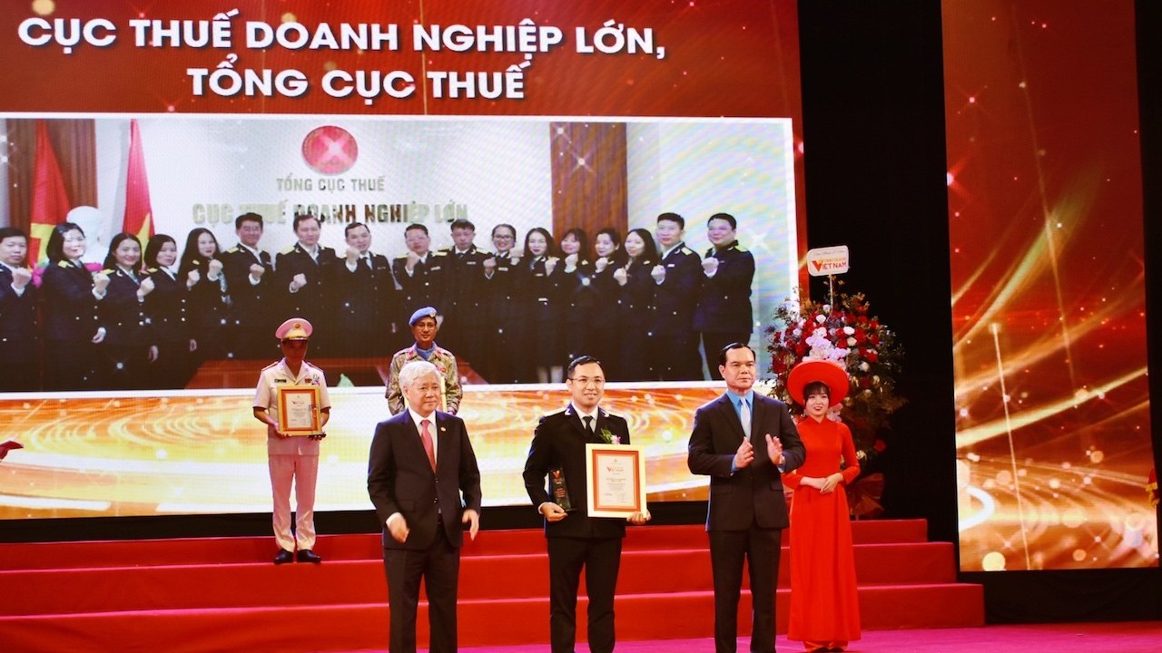 Cục Thuế Doanh nghiệp lớn được vinh danh tại “Vinh quang Việt Nam 2024”