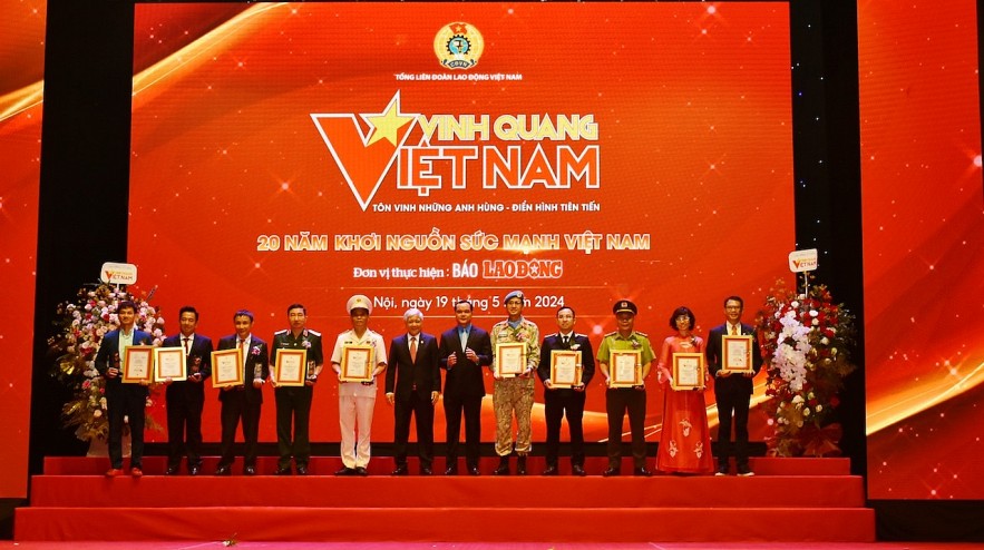 Cục Thuế Doanh nghiệp lớn được vinh danh tại “Vinh quang Việt Nam 2024”