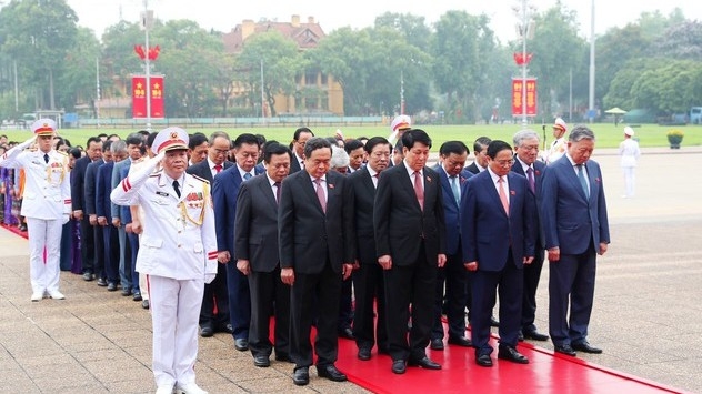 Lãnh đạo Đảng, Nhà nước và các ĐBQH vào Lăng viếng Chủ tịch Hồ Chí Minh trước Khai mạc Kỳ họp thứ 7, Quốc hội Khóa XV