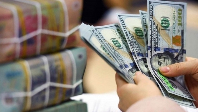 Tỷ giá VND/USD vẫn giao dịch quanh vùng đỉnh sau khi Ngân hàng Nhà nước bán can thiệp ngoại tệ