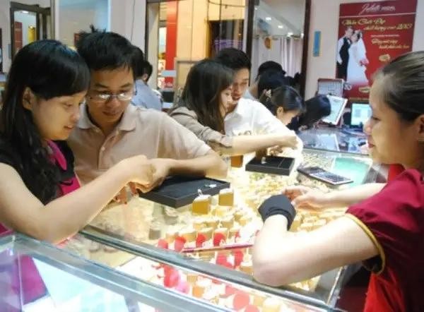 Eleven bidders win May 23 gold auction