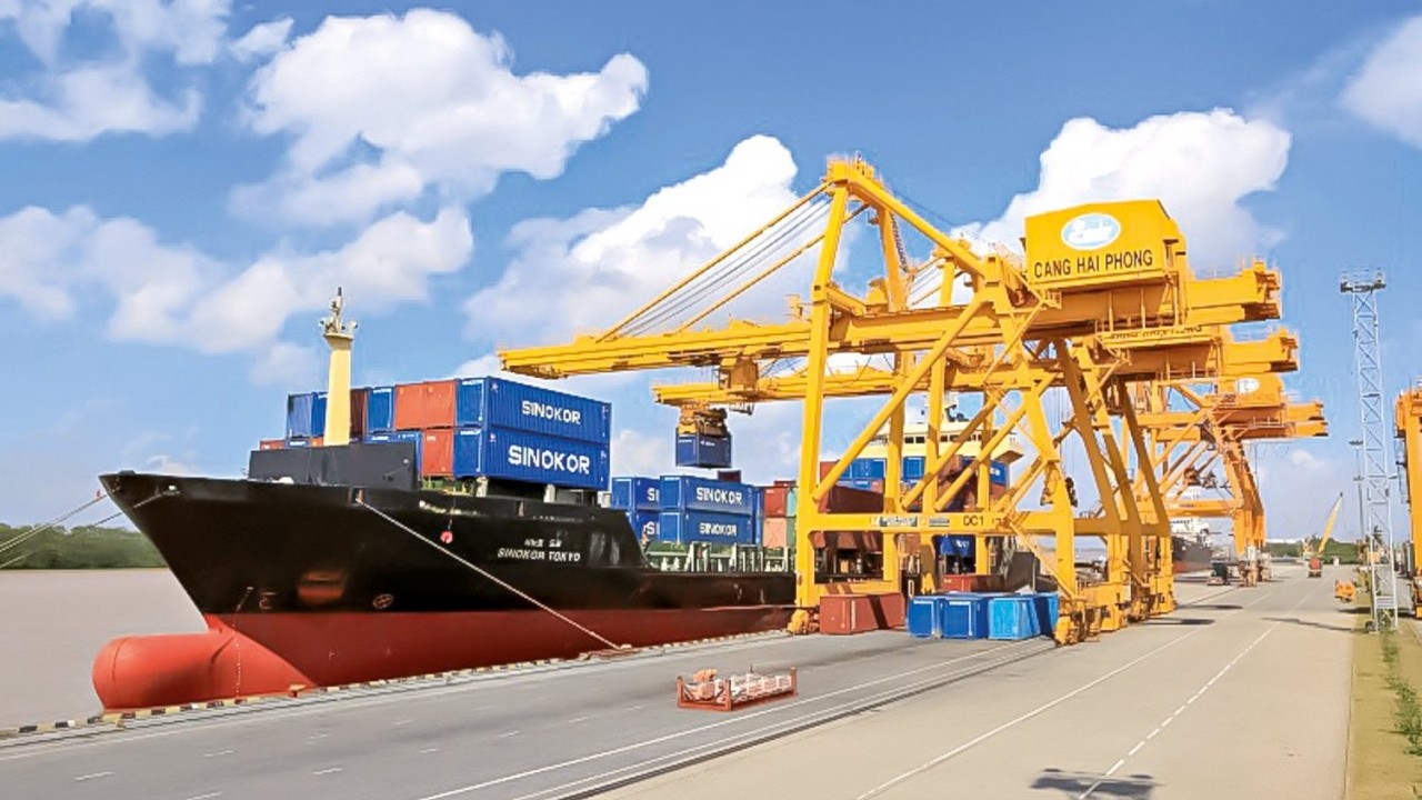 Chính phủ điều hành khôn khéo, kinh tế khởi sắc tích cực