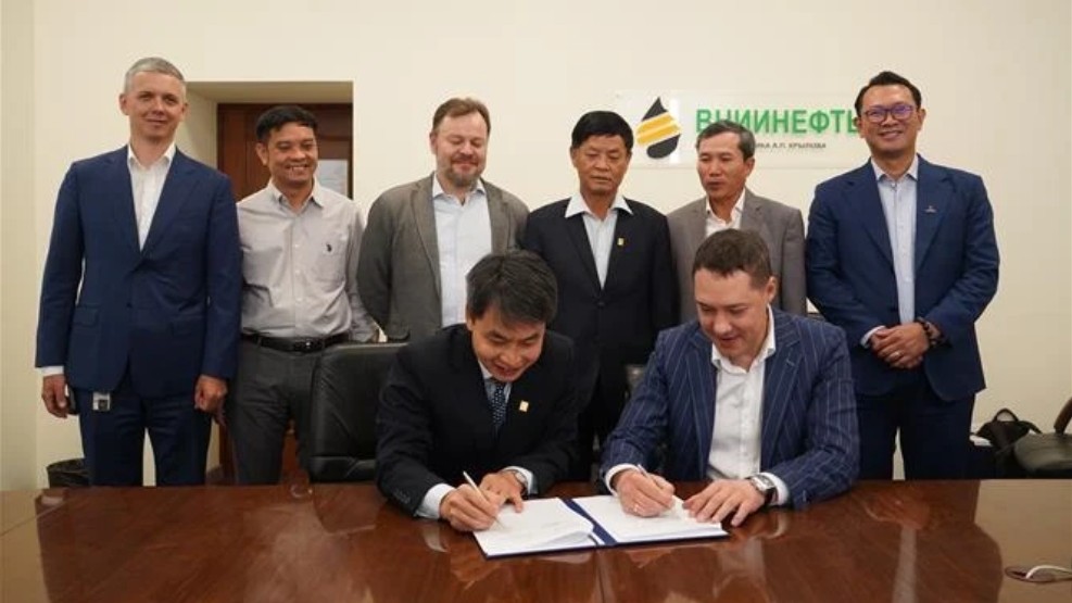 Vietnam, Russia step up cooperation in oil and gas exploration, exploitation