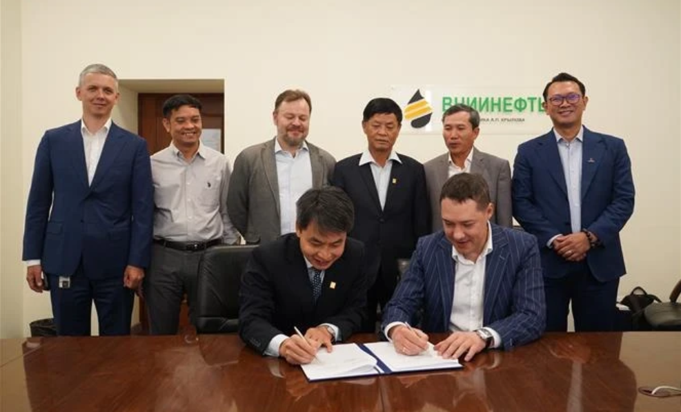 Vietnam, Russia step up cooperation in oil and gas exploration, exploitation