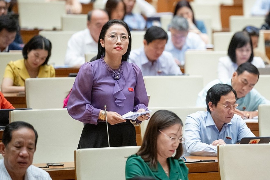 “Không nên dùng quy định bắt buộc khi người lao động còn băn khoăn”