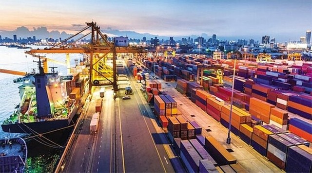 Trade turnover fetches over US$305 billion- Ảnh 1. Trade turnover fetches over US$305 billion- Ảnh 1.