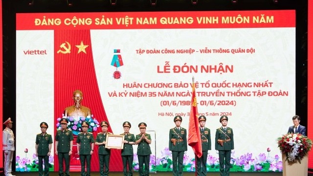 Viettel đón nhận Huân chương Bảo vệ Tổ quốc hạng Nhất