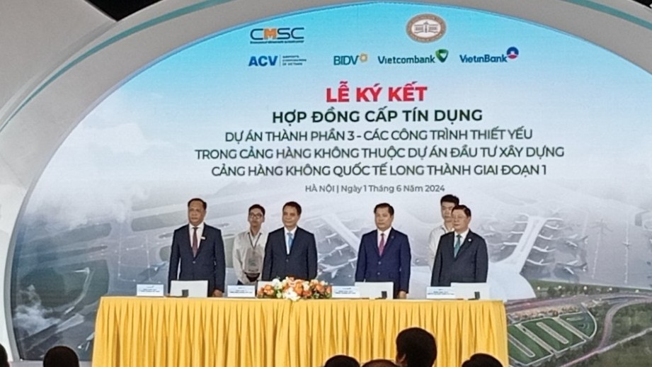 Vietcombank cùng 2 ngân hàng cấp vốn 1,8 tỷ USD cho Cảng hàng không Long Thành