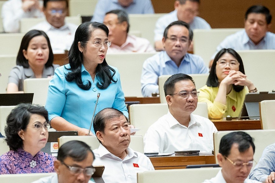 Bộ trưởng Bộ Tài nguyên và Môi trường: “Khai thác cát dùng vòi hút vô tội vạ”