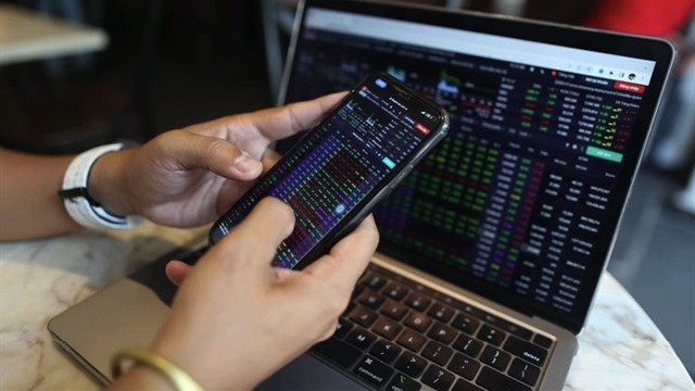 Foreign investors' net selling exceeds 2.3 billion USD since 2023