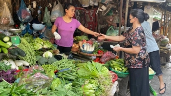 Giá rau xanh, thực phẩm tại các chợ truyền thống rục rịch tăng