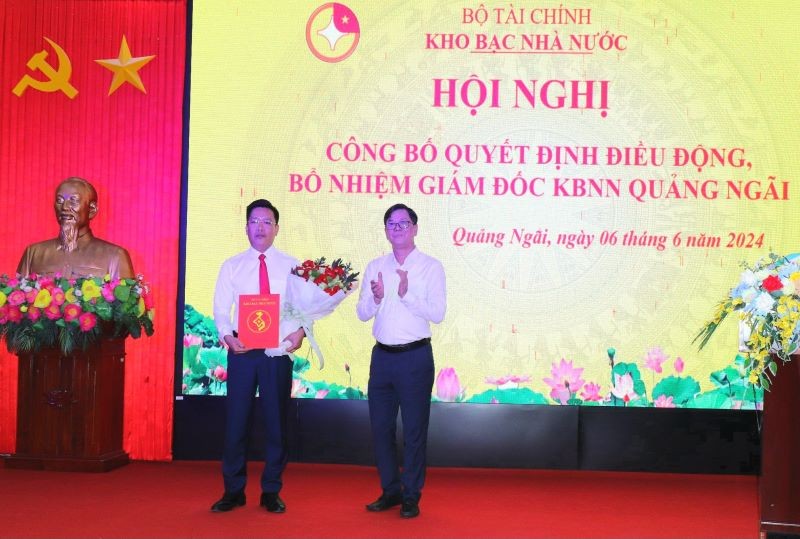 Công bố và trao quyết định điều động, bổ nhiệm Giám đốc Kho bạc Nhà nước Quảng Ngãi