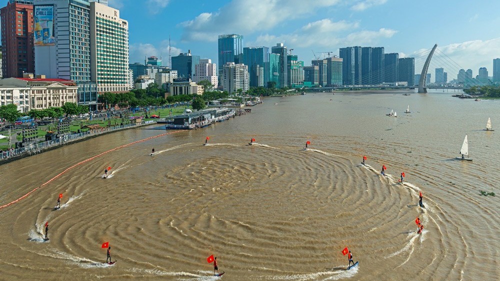 Doanh thu sau 10 ngày tổ chức Lễ hội Sông nước TP. Hồ Chí Minh đạt được 4.250 tỷ đồng