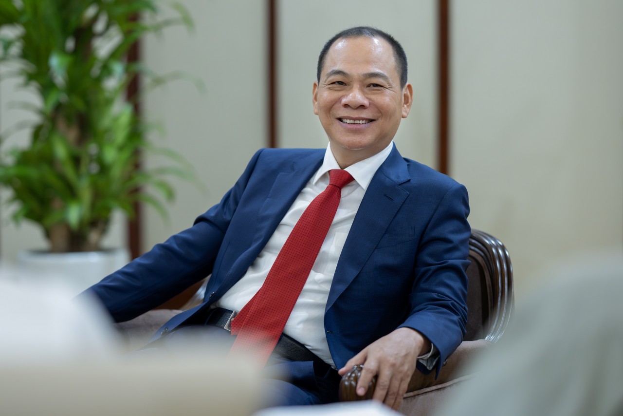 Tỷ phú Phạm Nhật Vượng: VinFast không chỉ là một dự án kinh doanh mà còn là một dự án cống hiến Tỷ phú Phạm Nhật Vượng: VinFast không chỉ là một dự án kinh doanh mà còn là một dự án cống hiến