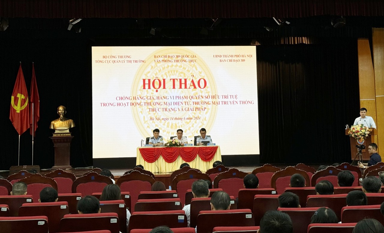 Hội nghị do Ban Chỉ đạo 389 quốc gia phối hợp với Tổng cục Quản lý thị trường và Ban Chỉ đạo 389 TP Hà Nội tổ chức.