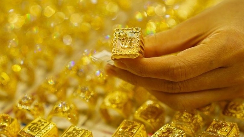 Giá vàng hôm nay (15/6): Vàng trong nước vẫn "bất động", thế giới đảo chiều tăng vọt