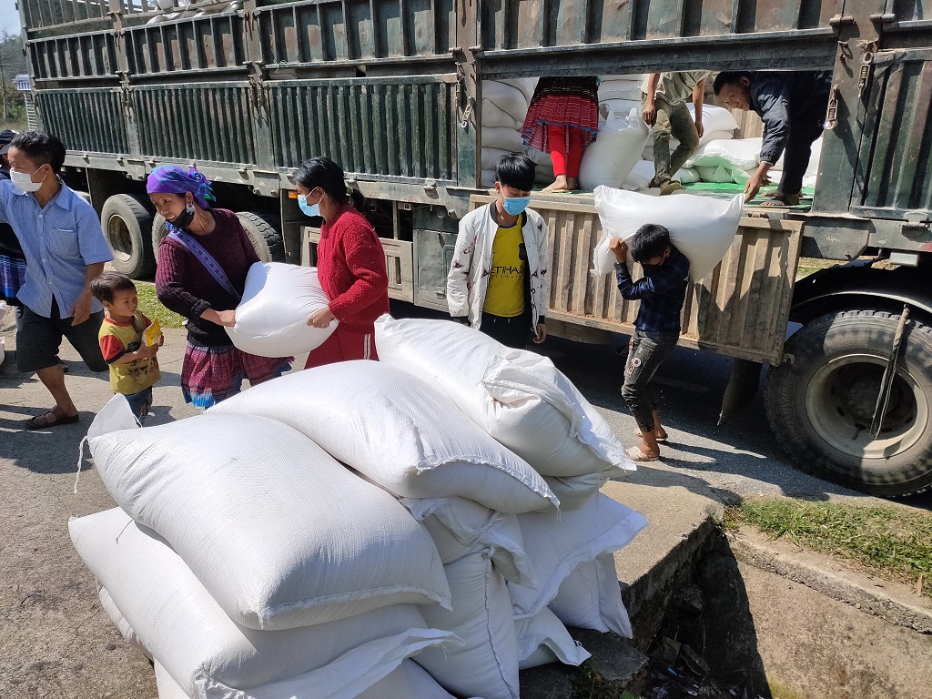 Bộ Tài chính xuất cấp không thu tiền hơn 1.832 tấn gạo cho 3 tỉnh: Cao Bằng, Lai Châu, An Giang để hỗ trợ Nhân dân dịp giáp hạt năm 2024.