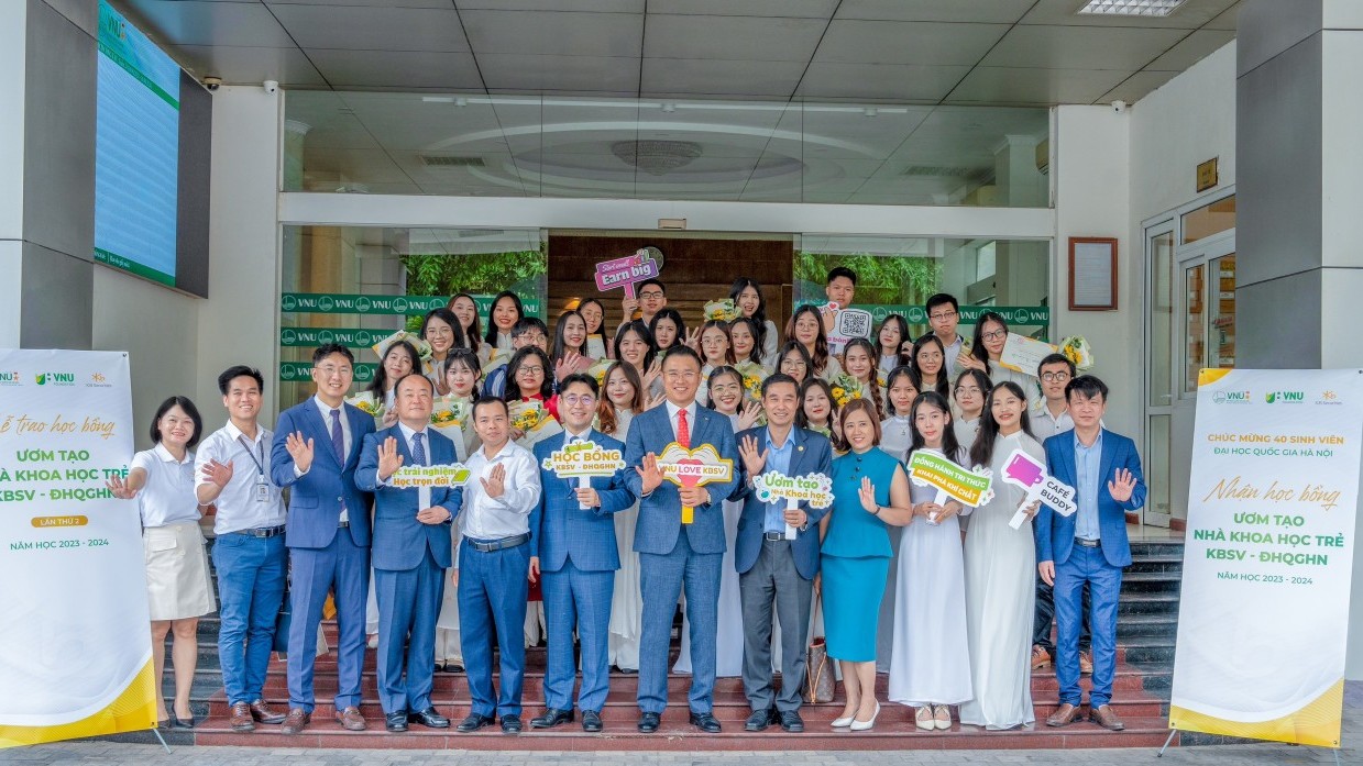 KBSV trao tặng 1 tỷ đồng học bổng cho sinh viên Trường Đại học Quốc gia Hà Nội