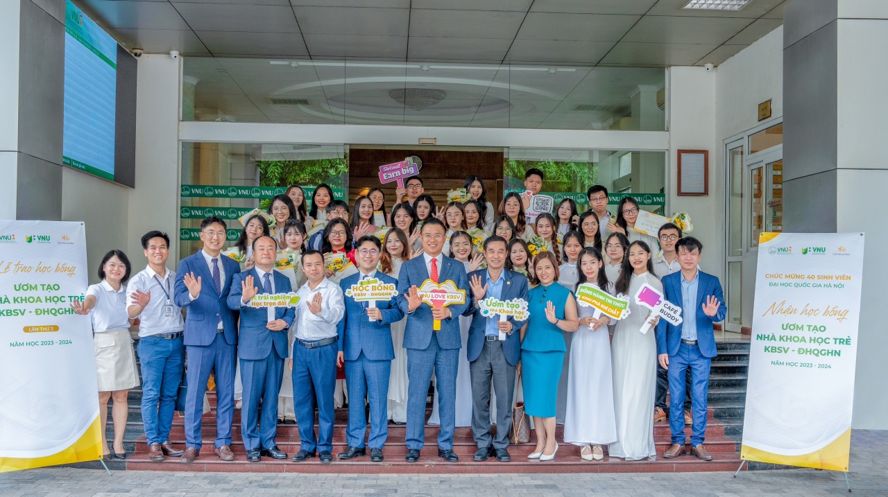 KBSV trao tặng 1 tỷ đồng học bổng cho sinh viên Trường Đại học Quốc gia Hà Nội