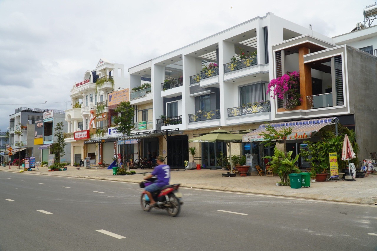 TP. Hồ Chí Minh: Nguồn cung nhà ở khan hiếm, giá tăng mạnh trong 6 tháng đầu năm