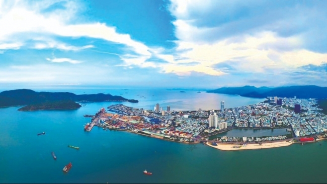 Phát triển kinh tế biển miền Trung tiềm năng lớn, thách thức nhiều