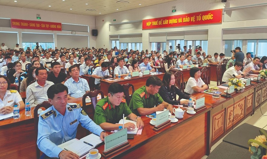 Cục Thuế Long An: Đồng hành cùng người nộp thuế, phấn đấu hoàn thành nhiệm vụ ở mức cao nhất