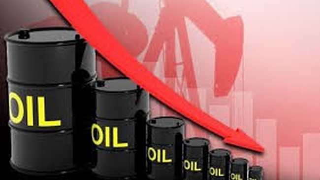 Ngày 22/6: Giá dầu thế giới đảo chiều giảm 1% vì đồng USD phục hồi