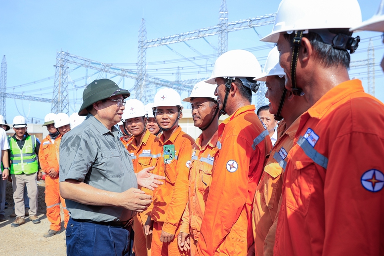 Thủ tướng kiểm tra, động viên, đôn đốc dự án đường dây 500 kV mạch 3- Ảnh 3.