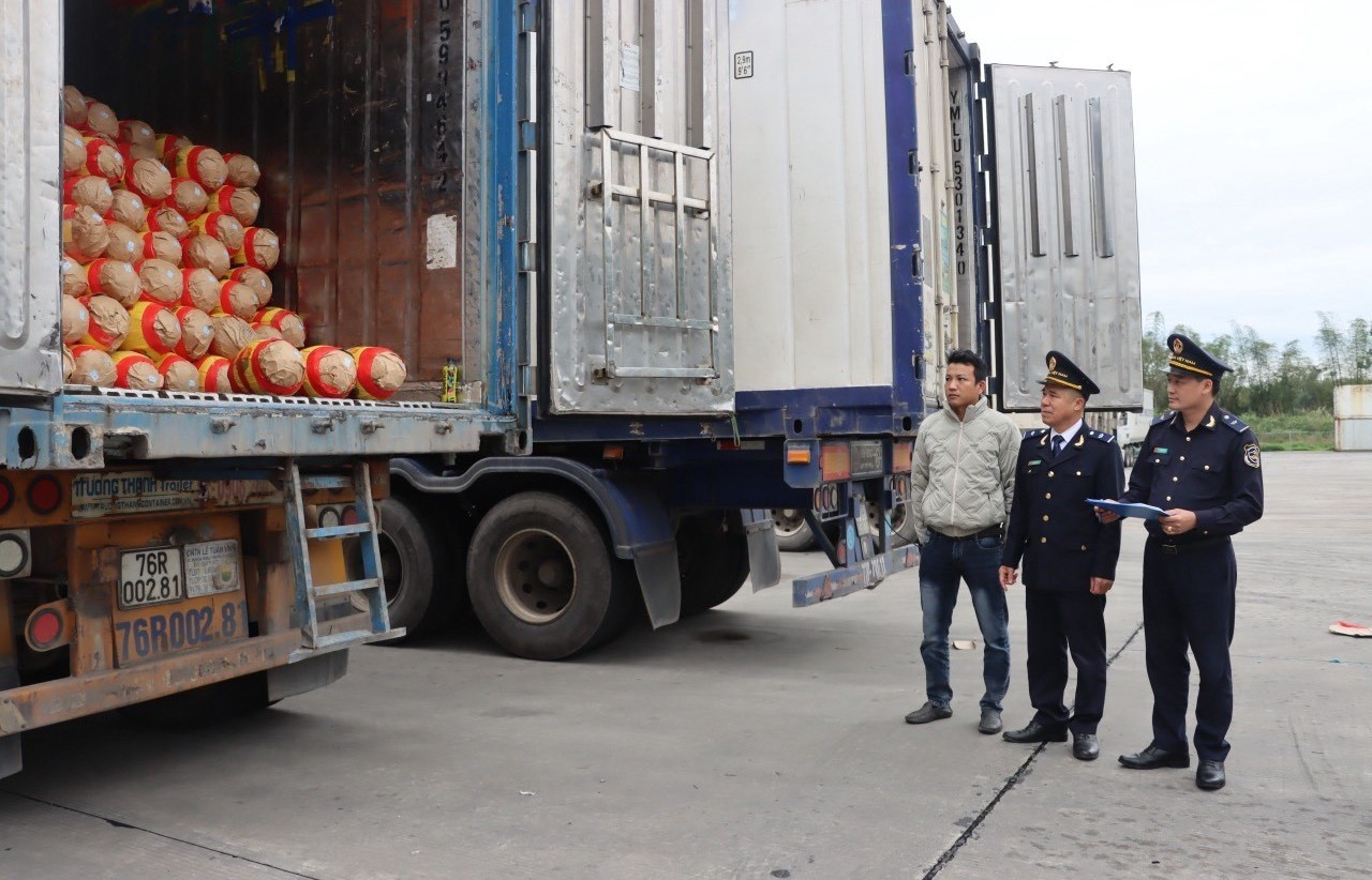 Quảng Ninh: Tổng kim ngạch xuất nhập khẩu qua Móng Cái đạt hơn 1,7 tỷ USD