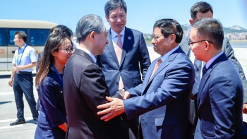 Thủ tướng Phạm Minh Chính tới Trung Quốc, bắt đầu tham dự Hội nghị WEF Đại Liên