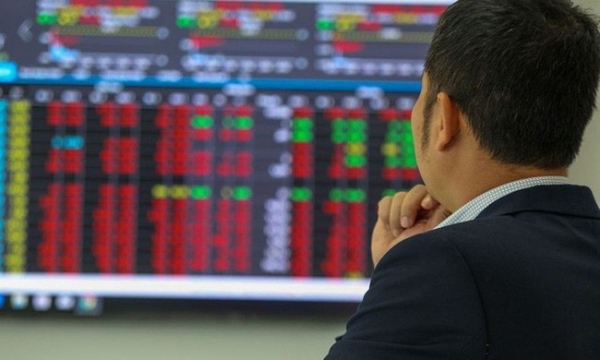 Chứng khoán ngày 16/4: Tâm lý thận trọng, VN-Index tiếp đà điều chỉnh