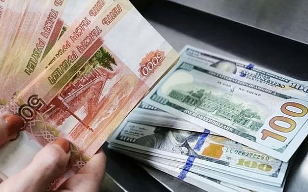 Đồng ruble Nga tăng giá mạnh nhất trong số các loại tiền tệ chính trên thế giới