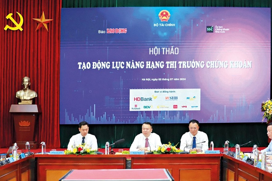 Minh bạch thông tin - mấu chốt để nâng hạng thị trường chứng khoán