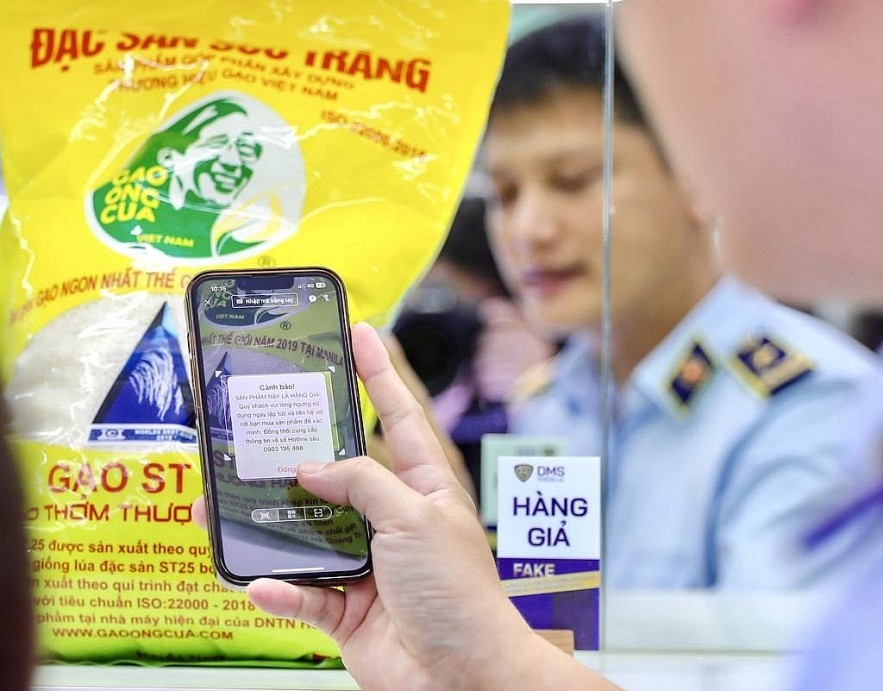 Hà Nội: Hướng dẫn người tiêu dùng nhận diện thật - giả 400 sản phẩm thực phẩm
