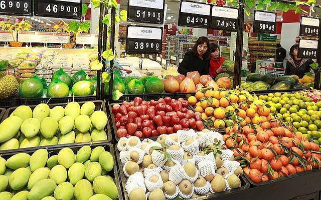 Các bộ, ngành cùng vào cuộc ngăn tình trạng “lương chưa tăng, giá đã tăng”