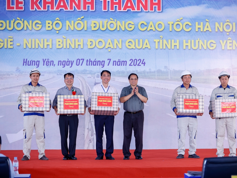 Thủ tướng dự lễ khánh thành tuyến đường nối 2 cao tốc huyết mạch của miền Bắc- Ảnh 4.