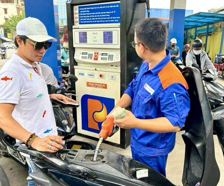 Giá xăng, dầu đồng loạt giảm từ 15h ngày 11/7/2024