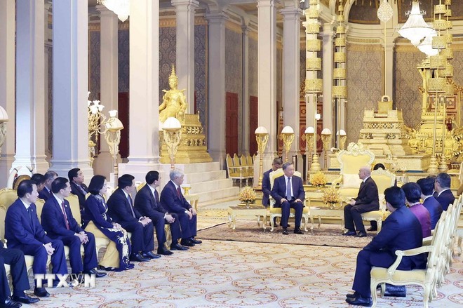 Việt Nam luôn dành ưu tiên hàng đầu cho phát triển quan hệ với Campuchia