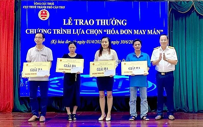 Đã trao trên 225 tỷ đồng tiền thưởng chương trình hóa đơn may mắn