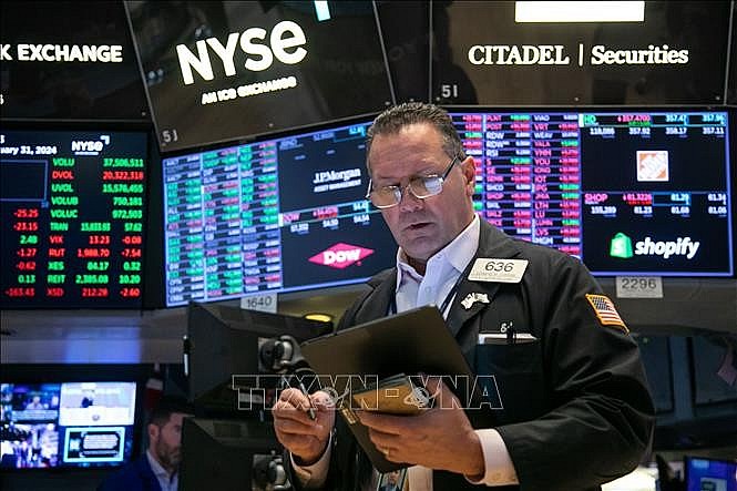 Chứng khoán Mỹ tiếp đà tăng điểm, Dow Jones lại lập kỷ lục